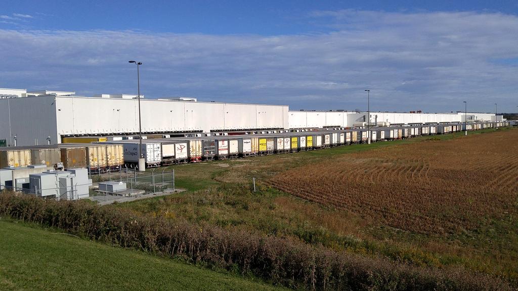 Supermarket logistics and distribution center in Netherlands